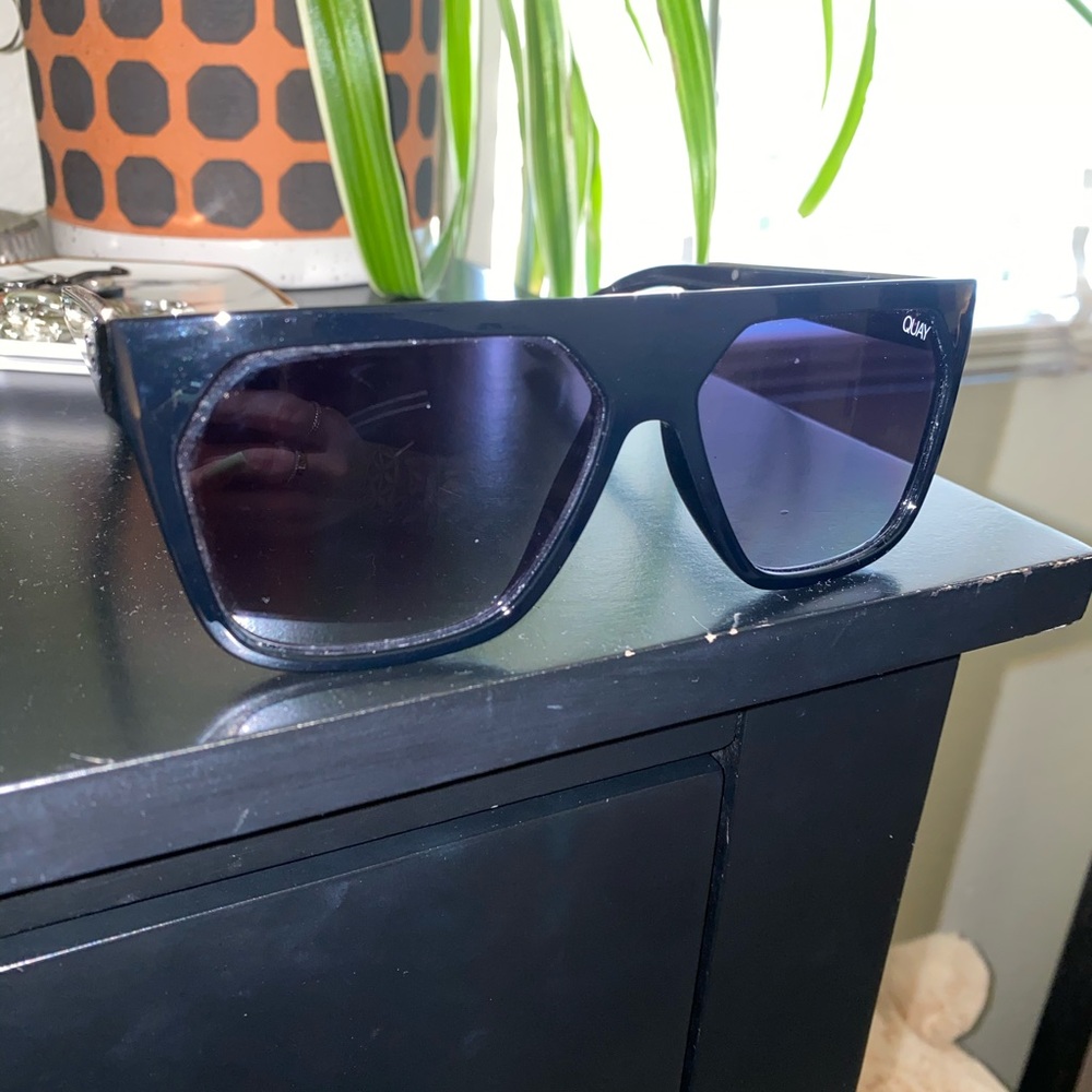 Quay Australia x Jaclyn Hill sunnies “very busy”